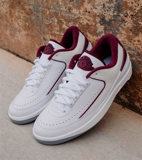 jordan 2 retro low cherrywood